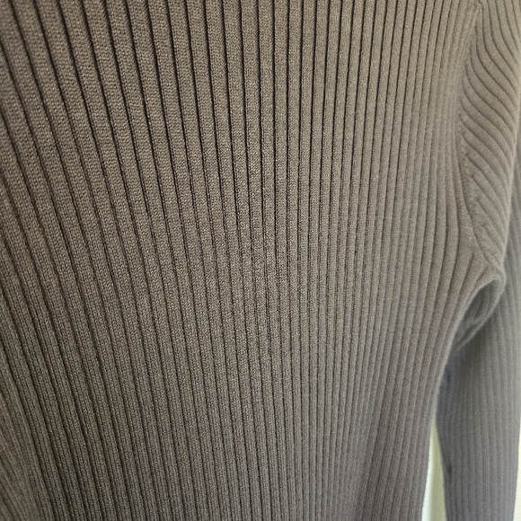 Long Sleeve Knit Dress - Picture 7 of 8